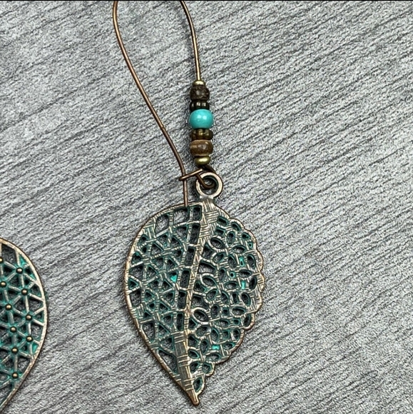 Turquoise bohemian leaf earrings - Picture 3 of 4